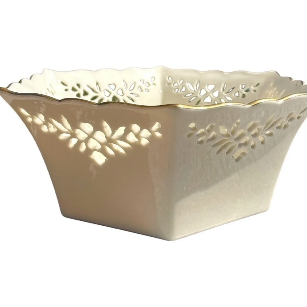 LENOX decorative bowl, Shelburne pattern, excellent condition, 9 x 3 inches